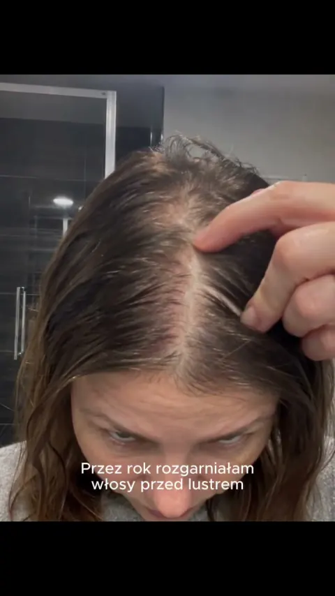 Polish-language Kalmely ad showing a woman demonstrating the hair-care bar.